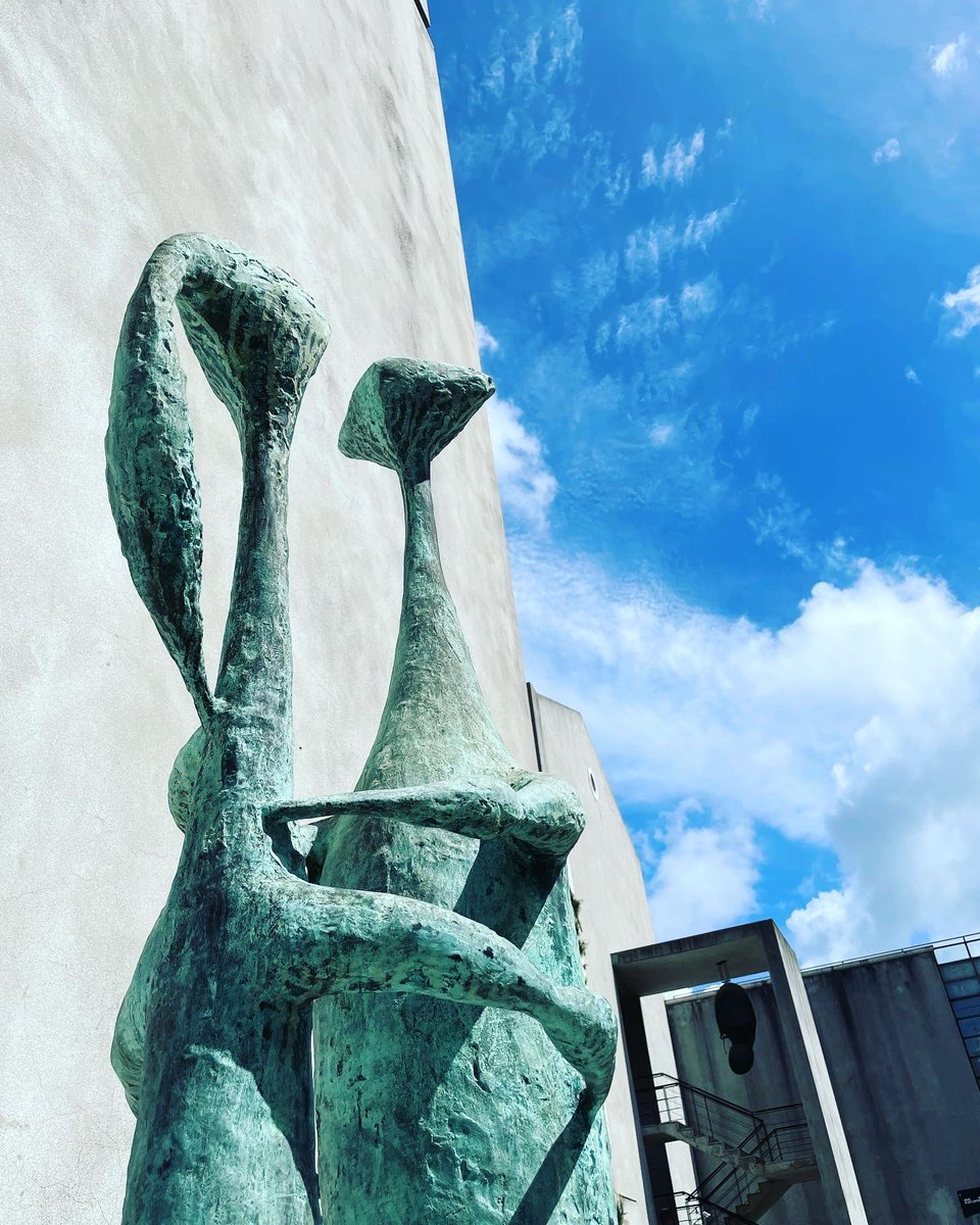 foy_katia's tweet photo. Museu Nacional de Arte Contemporanea
Musée d’art contemporain à Lisbonne.  Un musée que je dirais “modeste” mais bien agréable… peu de visiteurs.
#history #artmuseum #sculpture #louvre #contemporaryart #moma #modernart #musée #artgallery #portugal #lisboa #histoiredelart https://t.co/RSEHlkkwJO