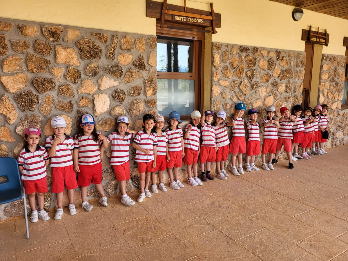 ColegiosElValle's tweet photo. Disfrutando de la granja para terminar el curso 🥳
#ColegiosElValle #2INFA #LTB #AuladeNaturaleza #ElValle https://t.co/Ily8IuzRWh