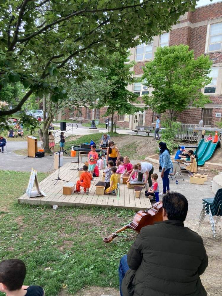 MsYoshi6's tweet photo. @orioleparkjps celebrated a fantastic evening of musical performances on Wednesday with our amazing OP community outside by the theatre deck 😎 So proud of everyone who made this night possible ❤️  @TDSB_Music @TDSB_Arts https://t.co/kuUWKALej1
