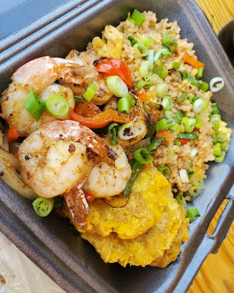 Kamakura_PR's tweet photo. ¿Cansada del ramen? 🤔

¡Prueba otras opciones de nuestro menú, como las combinaciones de arroz frito con tostones o papas fritas! Pídela de camarones, pepper pollo o chuletas. 🥰

¡Llama para ordenar con anticipación al 939-545-5079! 

#combinación
#a… https://t.co/lVx5rjw9j3 https://t.co/Wxdm8wRfDN