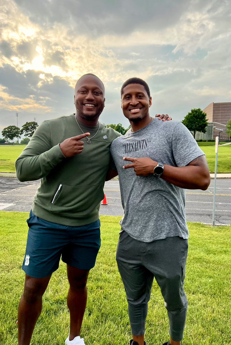 Coach_B_XXVII's tweet photo. Got to see @ECCRSDFootball @Izzy_H1 @Chris_D1ggs @TheSilasDavis compete at @RFootball camp yesterday and ran into my little bro and old teammate @LeoFerrineBC 🔴⚪️⚫️ #NJToND #DirtyBoys #DamnDBs https://t.co/5YzSWlq4m0