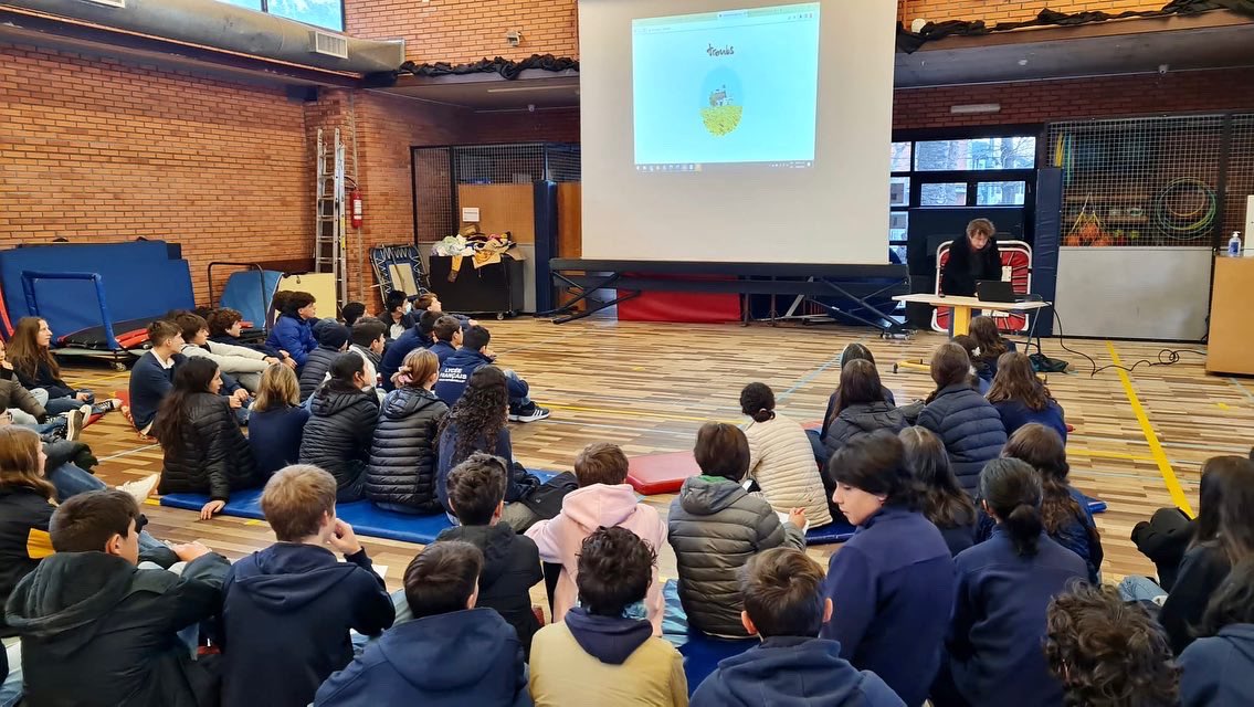 LyceeMontevideo's tweet photo. 💥Le passage de l'auteur de #BD #TROUBS par l'école a laissé une empreinte précieuse sur nos élèves, qui ont pleinement profité de ses conférences et ateliers, puis ont capté sur papier les ressources et les apprentissages de l'illustrateur.
Merci !💫🎨✍🏼 Cc @aefeinfo https://t.co/DW2BC9ZwKx