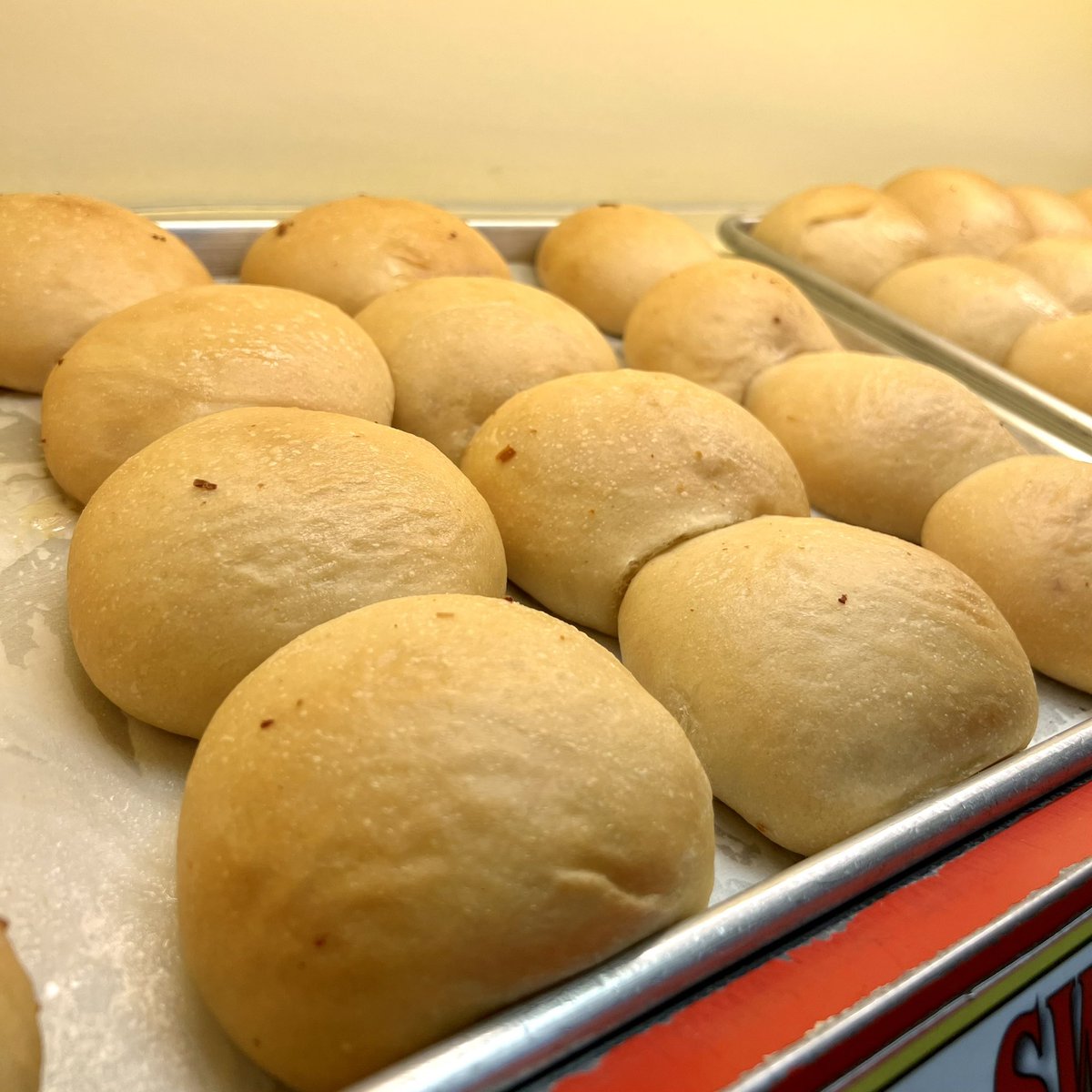 MorningKolaches's tweet photo. Good Morning☀️

Next time you’re in, grab a Bakers Dozen Club Card to earn a FREE small coffee and 3 kolaches! ❤️

#seeyouinthemornings #morningskolaches #kolacheshop #kolaches #localbusiness #breakfast #houston #houstonfood #bestfood #bestfoodfeed #houstontexas #brunch #food https://t.co/iJLLoElP41