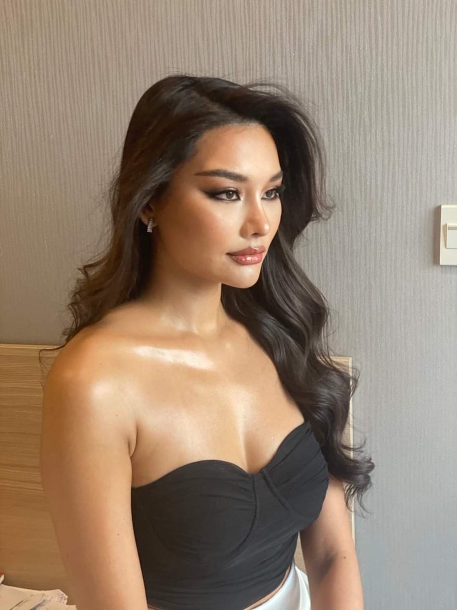 ปีนี้ควรเป็นปีของพี่เฟิร์สนะ เจนเวที หุ่นดี เดินดี หน้าสวยขึ้นมาก เหลือลุ้นตอนตอบคำถาม แต่นี่คิดว่าพี่เฟิร์สน่าจะรู้ข้อผิดพลาดในปีนั้นดี และเชื่อว่าพี่เฟิร์สกำลังปรับปรุงแก้ไขข้อผิดพลาดนั้น ยังเชื่อในตัวพี่เฟิร์ส มงได้ไม่ยาก ปีนี้หวังสูงมากจริงๆ
#MissUniverseThailand2022