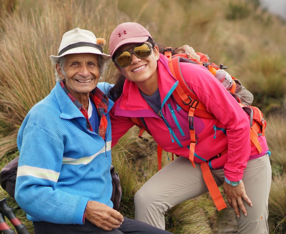 ParolerosEC's tweet photo. #Parolos en la Montaña ⛰
Ruco • PICHINCHA 🇪🇨
@Juancaharo80 @Budu8517 @rosaelenalban @AVAstudillo @elita_riva
Un gusto saludar al gran Fabián Zurita. Ejemplo a seguir 🎉 https://t.co/X4S0QAedFB