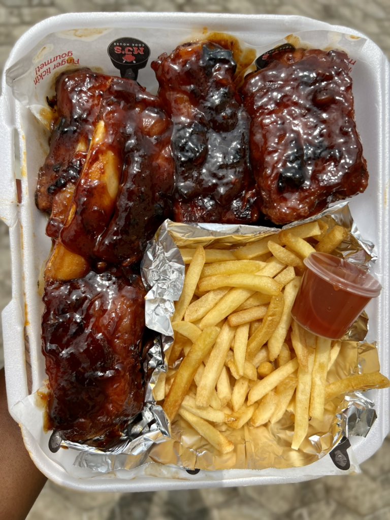 Dear #AbujaTwitterCommunity ,

how are you feeling about this 
Finger Lickin’ BBQ BEEF RIBS 

we have this and more to offer 
Call 09097775308 to order 

#ribs #beefribs #abujarestaurant #abujafood #abujafooddelivery
