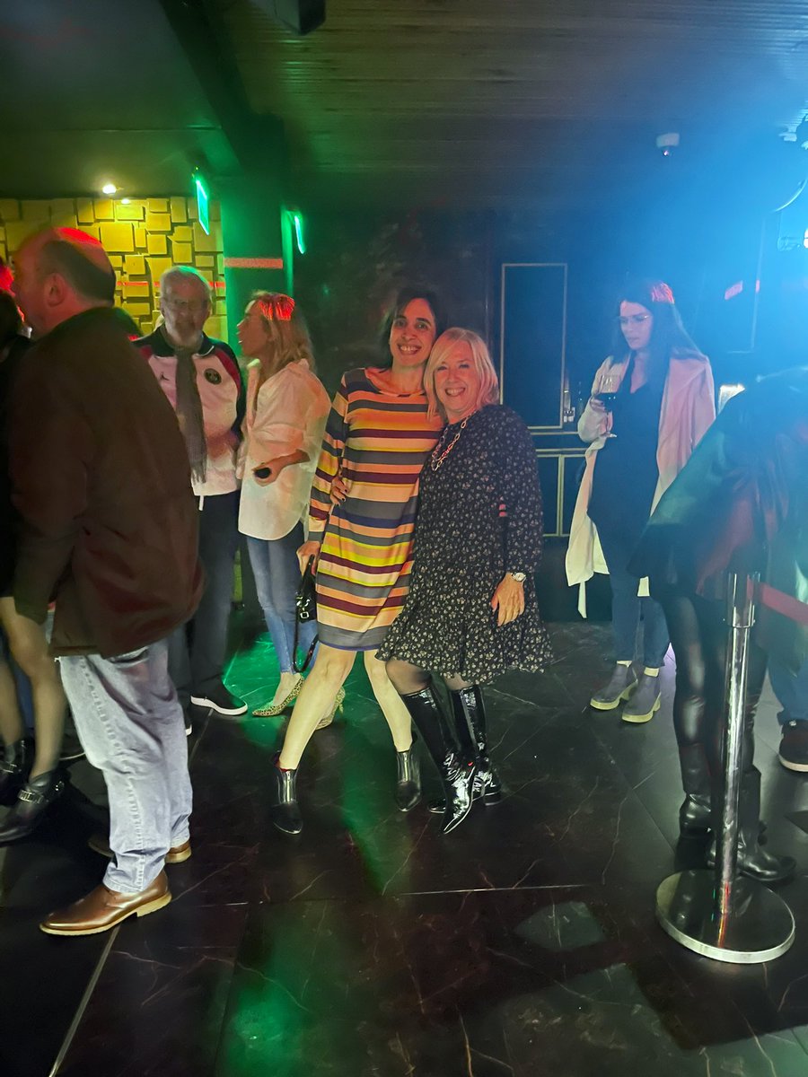 Martulity's tweet photo. @celesmonaco @KarinaMicieli @oidofiltrado y AIUDAAAA xq no sé los otros @ #RepublicanGrooves #Zegre #Antidomingo 🤩💃🥳 https://t.co/wEKKEYHTDM