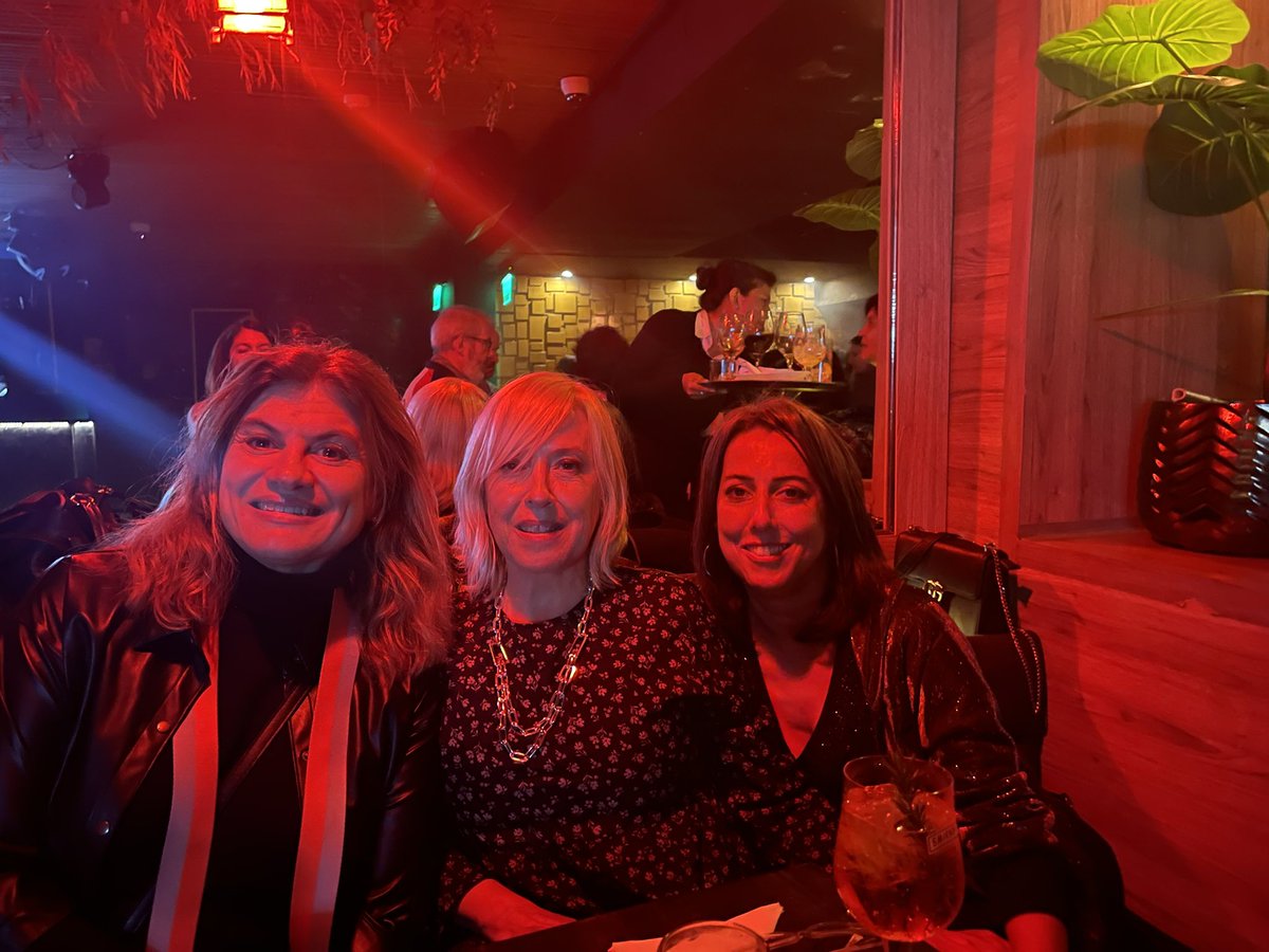 Martulity's tweet photo. @celesmonaco @KarinaMicieli @oidofiltrado y AIUDAAAA xq no sé los otros @ #RepublicanGrooves #Zegre #Antidomingo 🤩💃🥳 https://t.co/wEKKEYHTDM