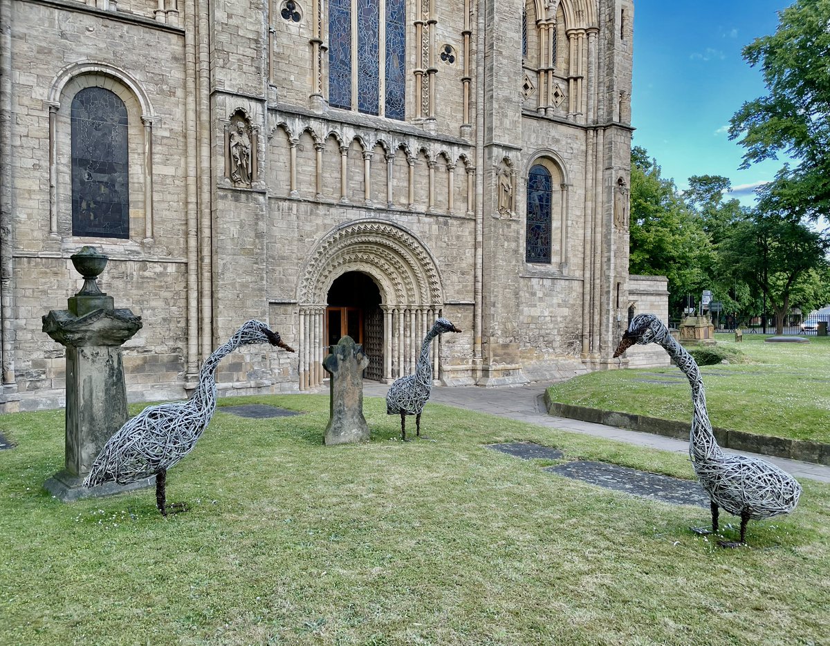 sierra18NY's tweet photo. The 3 swans emblem of Selby has been brilliantly recreated and placed in the grounds of the Abbey. If you are passing through, ensure you stop for a look. #Selby #Threeswans @selby_abbey https://t.co/TLRKSqGdaT