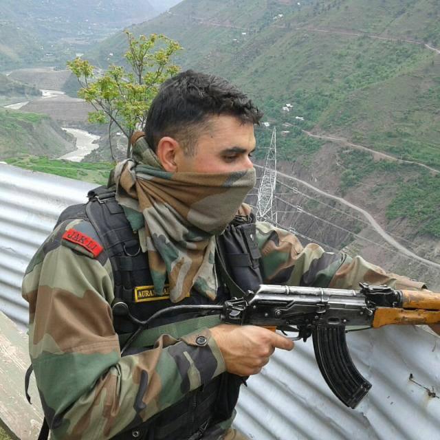 BegaumShemina's tweet photo. #TigerZindaHai
#FakhreKashmir
#FakhreHind https://t.co/QtdR3PFR0F