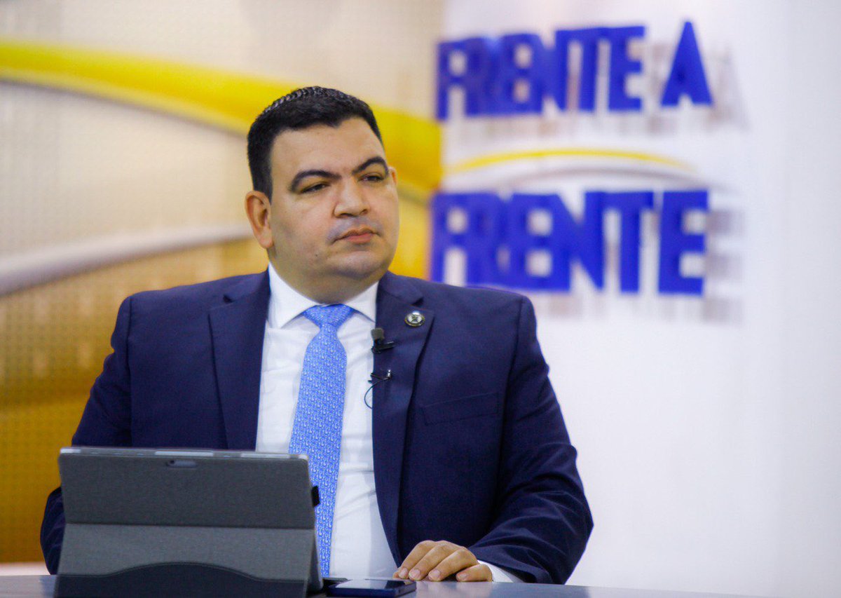 #RégimenDeExcepción | “Se debe conocer la dinámica de los procesos y las instancias para saber lo que están haciendo nuestros defensores (en este régimen de excepción). Nosotros hemos garantizado la defensa": procurador general, <a href="/ReneEscobarA/">René Escobar</a>.