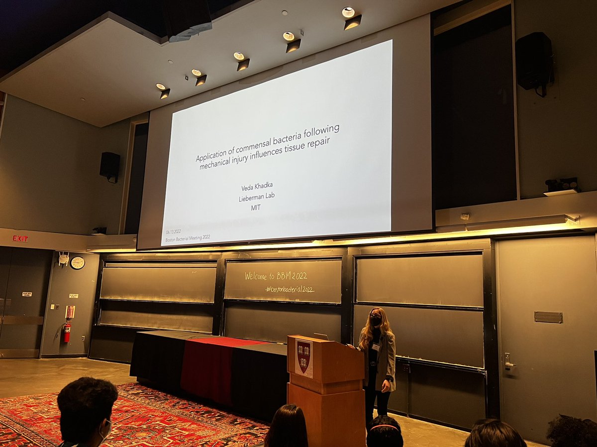 BostonBacteria's tweet photo. And it begins! We cannot wait to hear about your exciting science! First of we are going to hear from @vedomics  #bostonbacterial22 https://t.co/jv1GsR8JU6