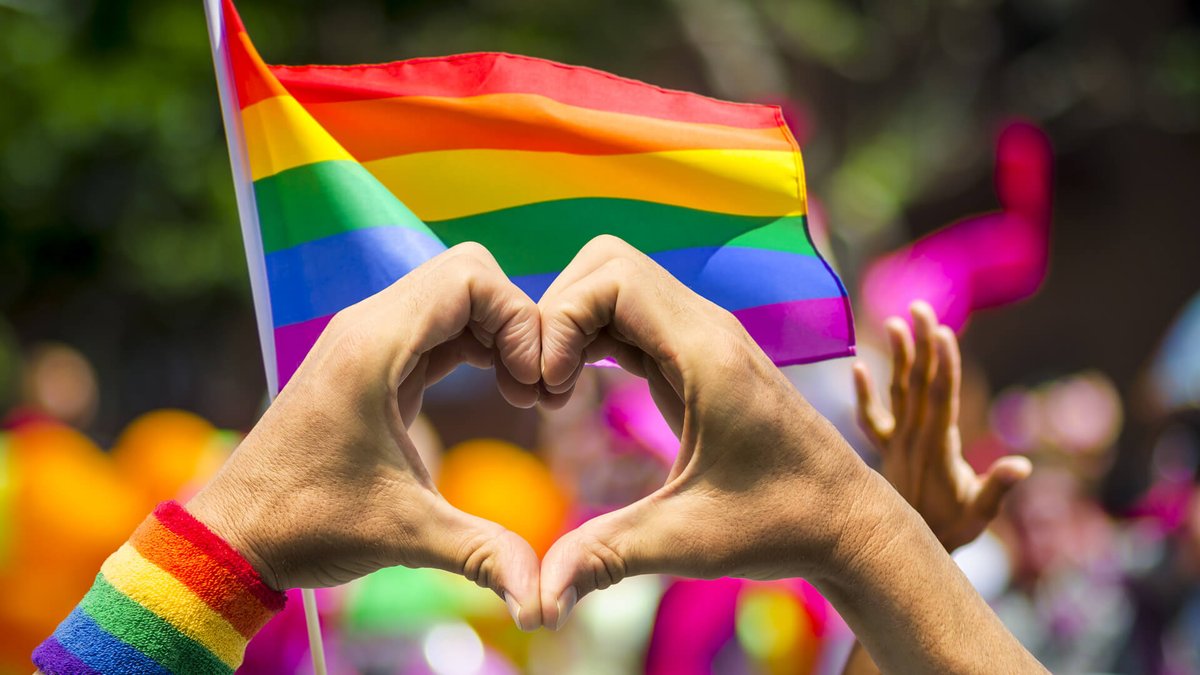 Happy Pride Month from us here at Power Poetry! A friendly reminder that everyone is accepted and celebrated in our community. Looking for some Pride inspo? Check out our guide on 7 Tips for Writing About LGBTQIA+ issues: bit.ly/LGBTQIA-poetry…
