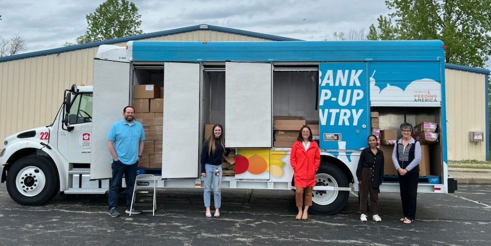 Flashes Fight Hunger at Kent State tweet media