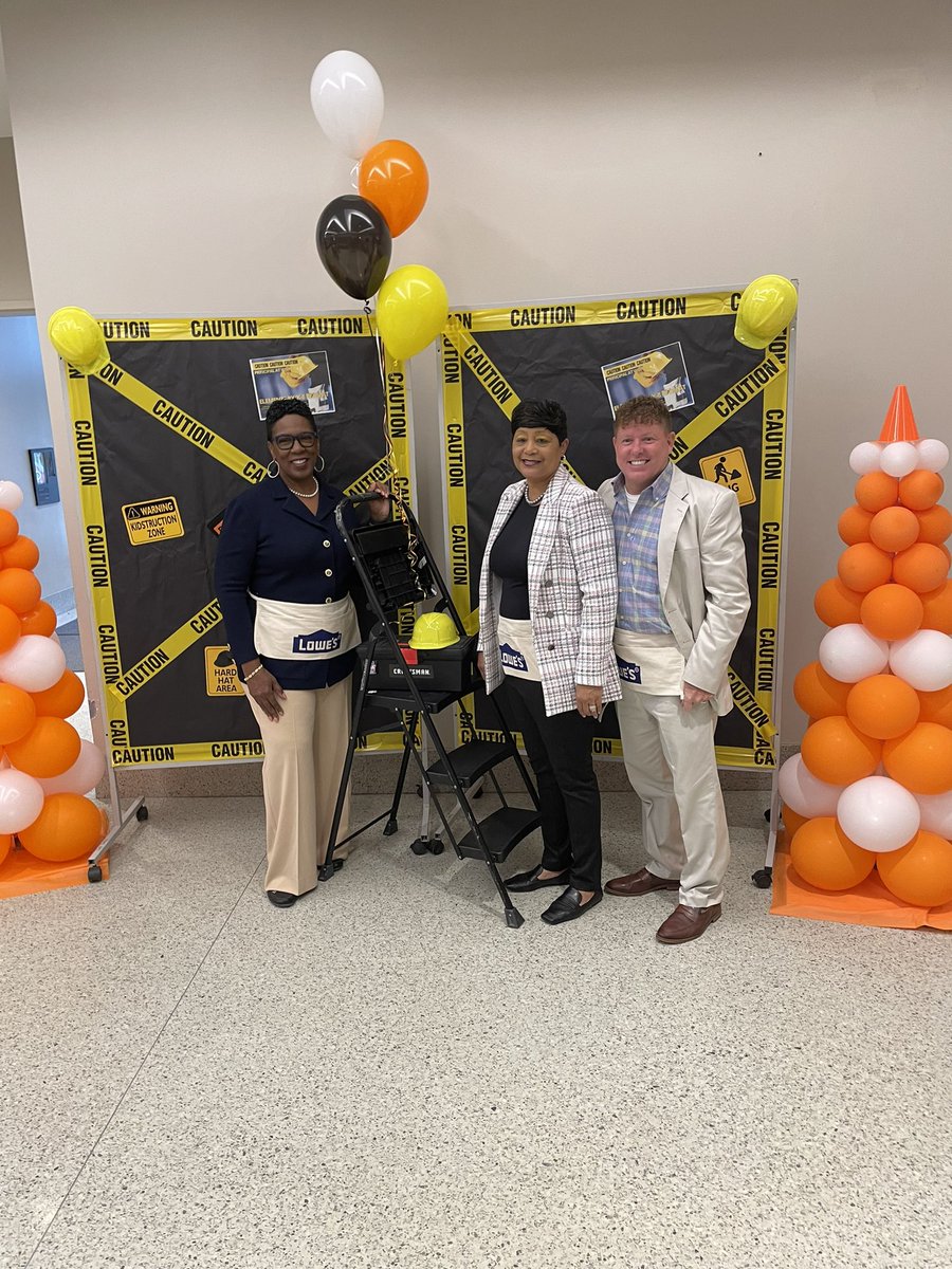 AnnLPGA's tweet photo. @SCCPSS Awesome way to start the planning process for 2022-2023 school year! The retreat for elementary-K8 principals is underway! #Underconstruction ❤️❤️❤️ &amp; am grateful for our dedicated principals and central office staff who want only the best for students! https://t.co/Bs2z5TcKXT