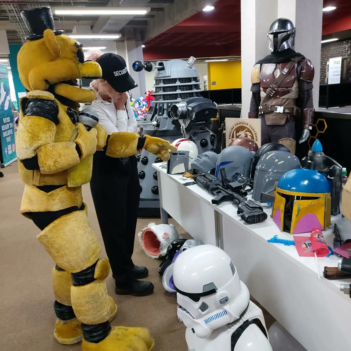3DFilaPrint's tweet photo. We saw some incredible #Cosplay at #Cosprintonsea 🥰
@ScraftCat came as #FiveNightsAtFreddys
#FreddyFazbear  #ThankYou for coming! 
Here they are admiring #englishdragon3d #3DPrinted #Props &amp; #Helmets we love this community!
🖥️https://t.co/GjsHjYYRA6⁠
💻https://t.co/f7GU8fV5BA  https://t.co/faT0tnK9Un