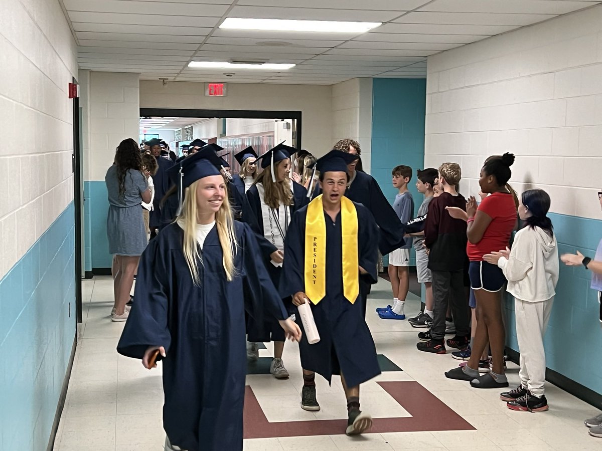 Dr_Borden's tweet photo. One of our favorite traditions in South Kingstown as the SKHS class of 2022 visits all ot their former schools and teachers. Congratulations to the class of 2022 ! 💙🎓 https://t.co/f5qR8KROuD