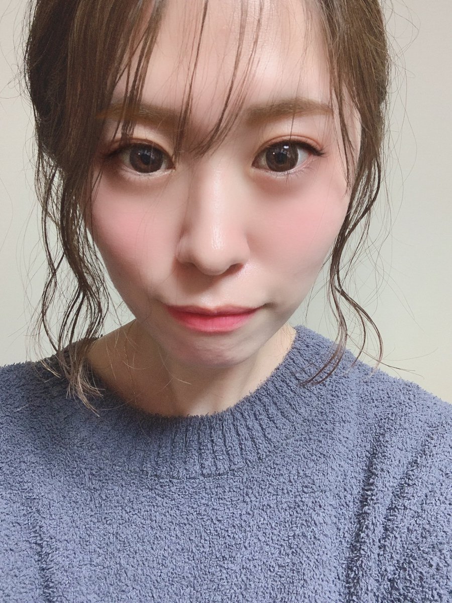 ＊chika.＊ tweet media