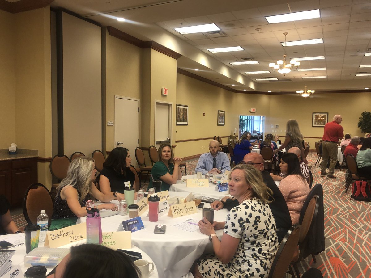 ShantelFarnan's tweet photo. Connecting before we kick off #mola37 in Columbia.  This Northwest Region group is going to be amazing!  ⁦@NWRPDC⁩ https://t.co/Tzf8IDn7kF