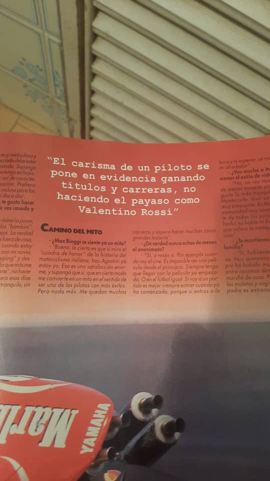 Quieren saber como se la llevaban los pilotos de antes...Max Biaggi, agosto 1999...😨🙈