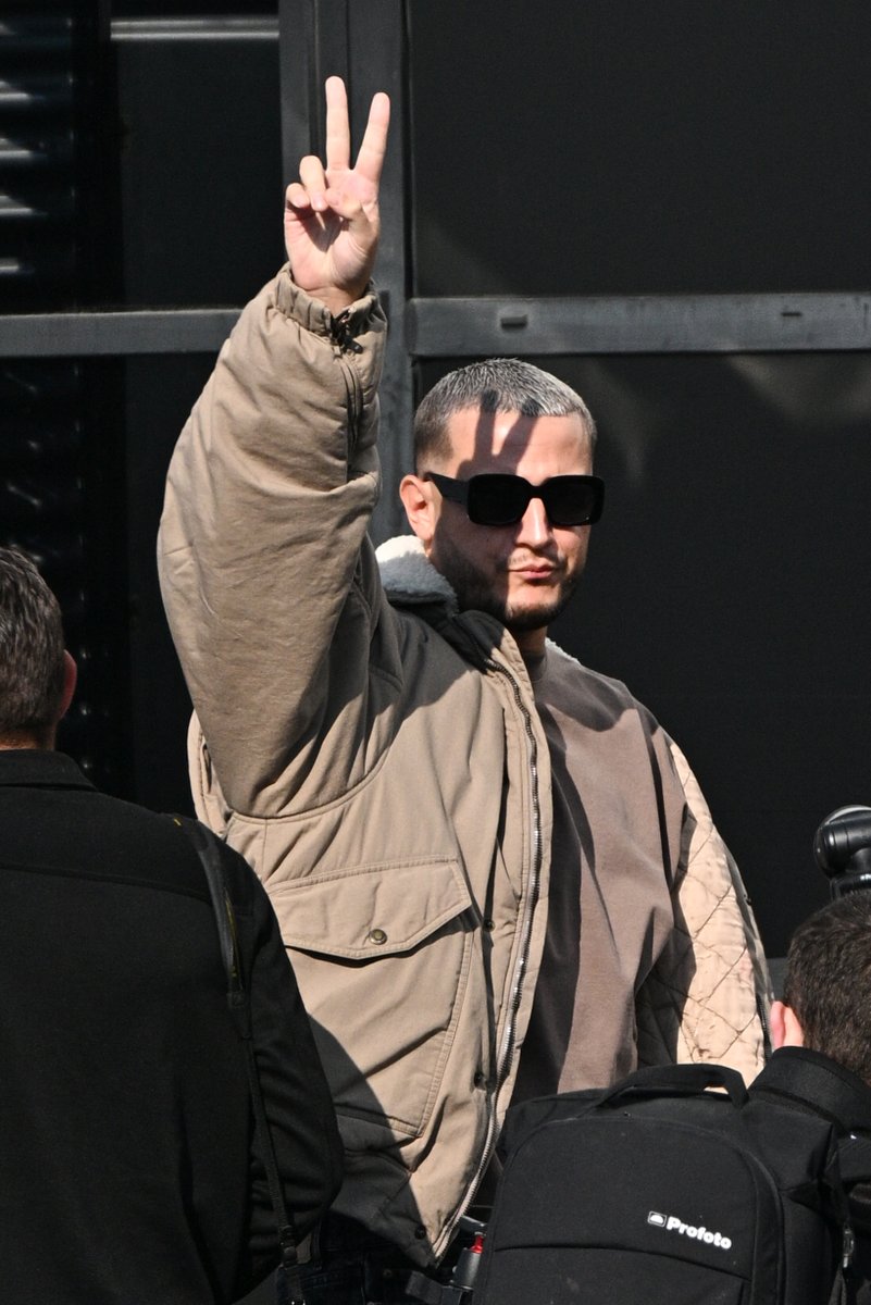 GQ_France's tweet photo. Joyeux anniversaire @djsnake ! L’artiste fête ses 36 ans aujourd’hui. 🎁 https://t.co/NgdV1zolxH