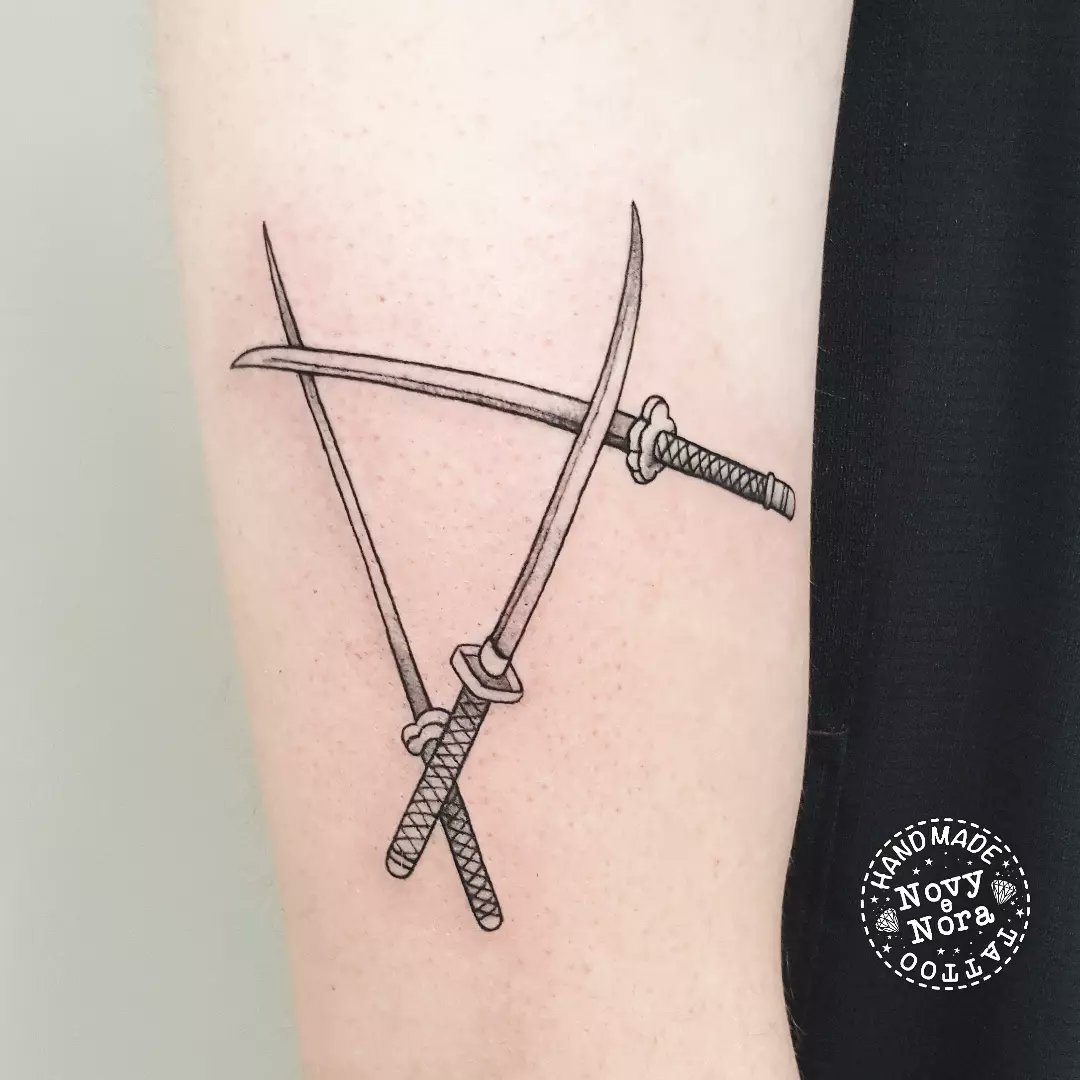 Lilly Sue Tattoo - Roronoa Zoro with his three swords from One piece!