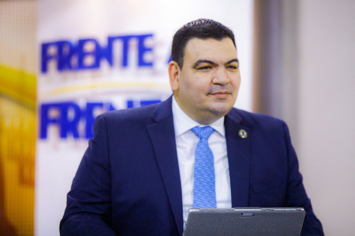 #NuevaPGR | “Dentro de mi gestión pienso en dejar un legado importante a la institución y a los usuarios del sistema”: procurador general, <a href="/ReneEscobarA/">René Escobar</a>.