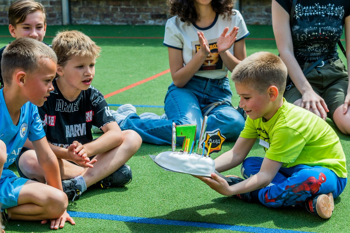 Another wonderful Saturday at the Ukrainian school Families4Peace - boys + girls, birthday cake + football,  job opportunities <a href="/GAILsBakery/">Gail</a>, all in the sun in Camden. Thanks to all volunteers + families for coming together and making a special day. Photo credit <a href="/GuyBPhotos/">Guy Bell</a>