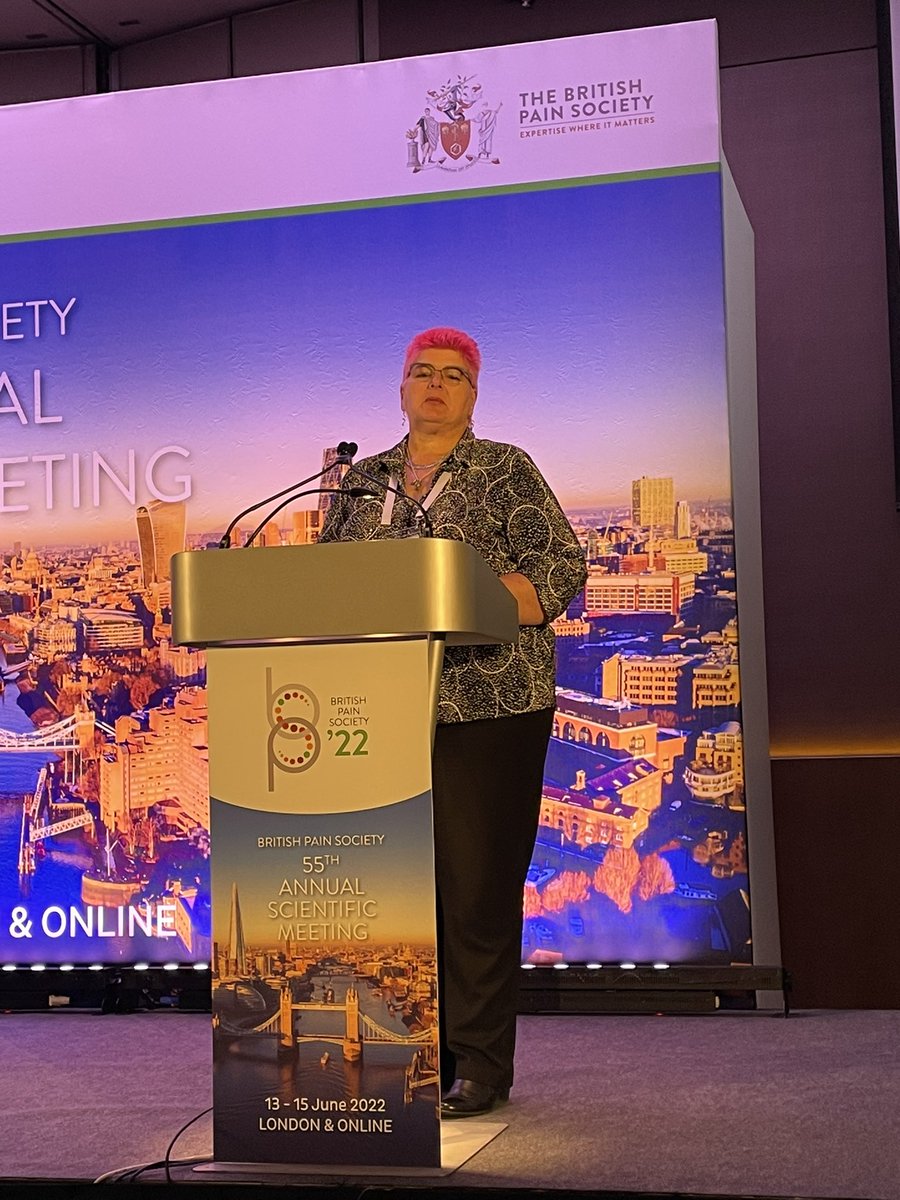 BritishPainSoc's tweet image. @BritishPainSoc #bpsasm2022
Dr Frances Cole (GP) and Louise Trewern (chronic pain patient) (both UK) co-presenting on coproduction of @BritishPainSoc ‘Managing pain after your surgery’ booklet.