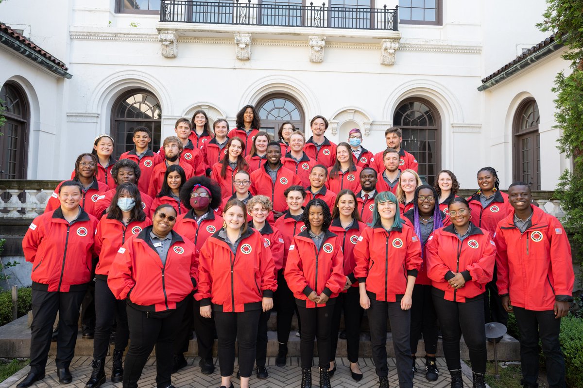 🎉 Congratulations to our 2021-2022 City Year Cleveland AmeriCorps members! This amazing group of young people completed their year of service on Friday, June 10.