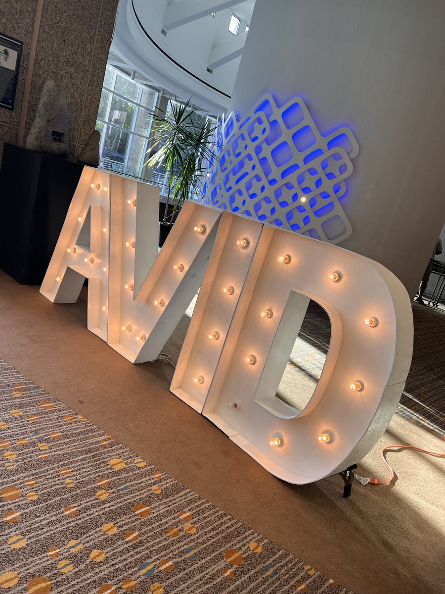 Feels good to see all the people downtown for <a href="/AVID4College/">AVID</a> Dallas Summer Institute