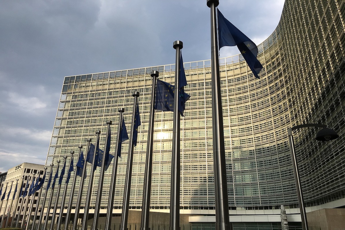 epc_eu's tweet photo. 📝| NEW PUBLICATION

'The #vonderLeyen European Commission at midterm: Same priorities, different reality'

In this publication, EPC analysts examine the @EU_Commission's initial 6 policy priorities against their actual delivery &amp; provide recommendations:

https://t.co/lLLl9l6z88 https://t.co/EvrftTp8un
