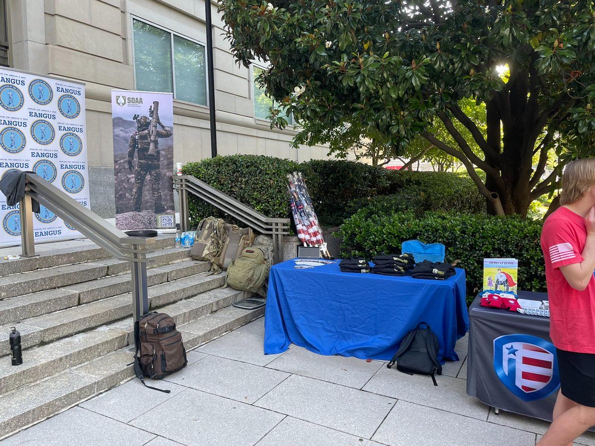 SOAAorg's tweet image. Getting ready for a little rucking fun with @TimKennedyMMA! With the @GreenBeretFound, @IndyFund and @EANGUS72! 

#scarsandstripes #timkennedymma