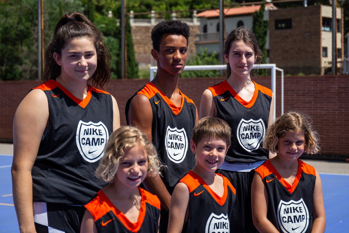 ¿Te unes al equipo? 🏀

Baloncesto para todas las edades. 

¡Una semana inolvidable en Andorra! 😏

miccamp.com