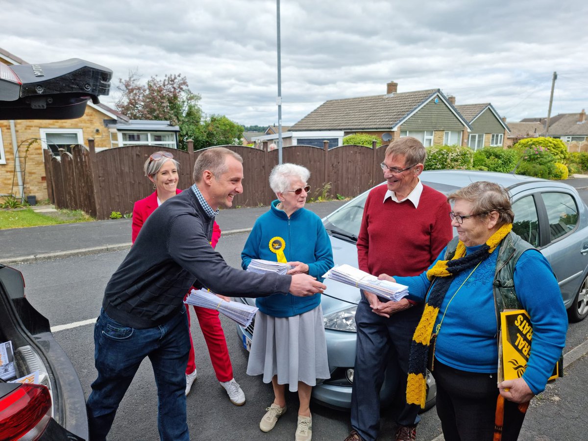libdemdaisy's tweet image. Great to hit the doors in #Wakefield with @jamie_needle &amp;amp; @WakefieldLibDem team today: lots of voters disillusioned with Johnson’s Conservatives.  🔶