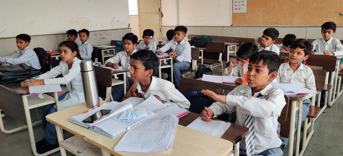 Dr. Mukesh Kumar (@drmukeshkumarg) on Twitter photo कोविड़ महामारी के कारण <a href="/bhalswa_village/">SARVODAYA VIDYALAYA BHALSWA VILLAGE</a> के ये बच्चें ठीक से बोल भी नहीं पाते थे,
लेकिन 'मिशन बुनियाद' में मिले परिवार जैसे माहौल से,
ये आपस में खुलकर बातें करते हैं और वो भी अंग्रेजी में, बड़े आत्मविश्वास के साथ। <a href="/PbpandeyB/">B P Pandey</a> <a href="/Reflectivediary/">Murari jha, PhD</a> <a href="/Dir_Education/">DIRECTORATE OF EDUCATION Delhi</a> कोविड़ महामारी के कारण <a href="/bhalswa_village/">SARVODAYA VIDYALAYA BHALSWA VILLAGE</a> के ये बच्चें ठीक से बोल भी नहीं पाते थे,
लेकिन 'मिशन बुनियाद' में मिले परिवार जैसे माहौल से,
ये आपस में खुलकर बातें करते हैं और वो भी अंग्रेजी में, बड़े आत्मविश्वास के साथ। <a href="/PbpandeyB/">B P Pandey</a> <a href="/Reflectivediary/">Murari jha, PhD</a> <a href="/Dir_Education/">DIRECTORATE OF EDUCATION Delhi</a>