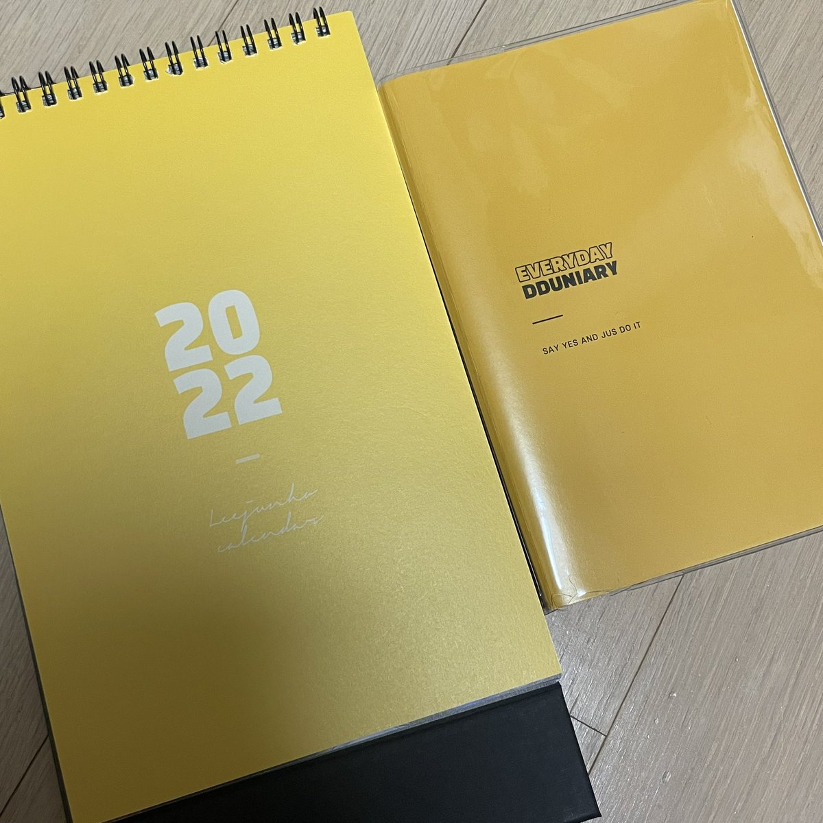 준호버블 300일 기념 종강기념 
나눔 #rt 이벵💫

1)옷소매 포토에세이(재발행 전)
2)젠겜 포토북
3)2022 주너 캘린더
4)2022 주너 다이어리

*반택비 부담 가능하신 분만 참여 부탁드려요🥹
*국내주소 핫티 한정!!! 
*퉆,개인 멤버 솔앨 포함 / 앨범 두장 인증 받아요 (재판매 방지차원..🥲)

#핫티