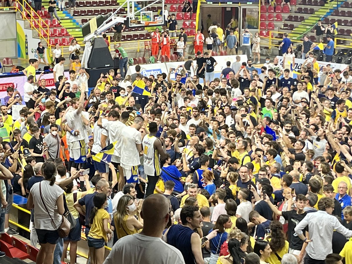 La storia siamo noi!
<a href="/scaligerabasket/">Scaligera Basket</a> 
#ventannidopo
#serieA
👏👏👏👏