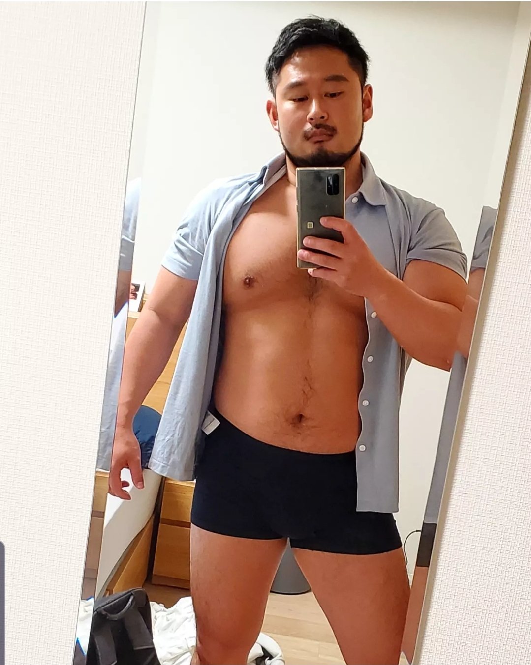 Taka on X: 蒸れ蒸れガチムチリーマンです t.co84Lrxc1dpN  X