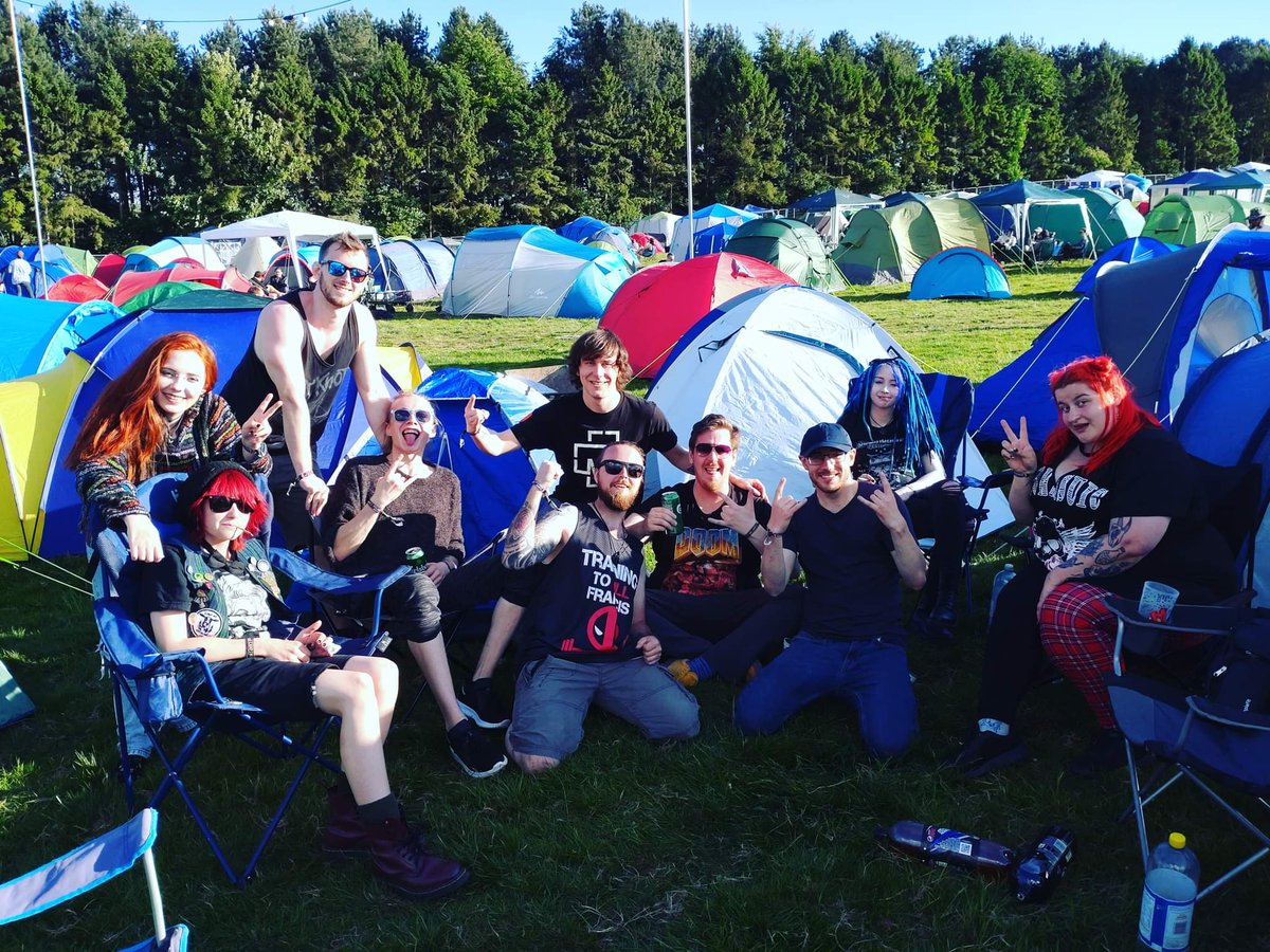 SeamasOSandair's tweet photo. Download Festival never disappoints. So good to be back at Donington seeing amazing music, in great weather https://t.co/Fn18lnfxSq