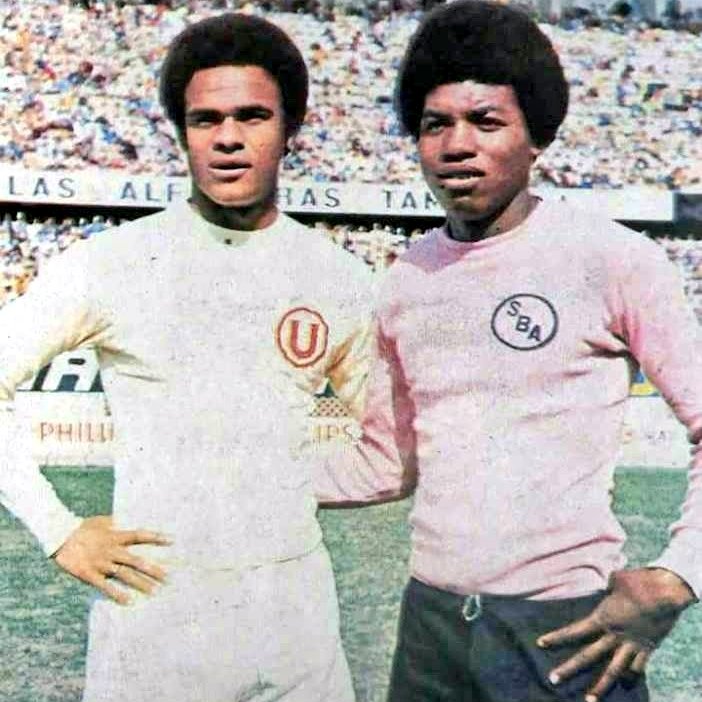 Juan José Muñante y Gerónimo Barbadillo, 2 delanteros peruanos que hicieron época en la liga mexicana.