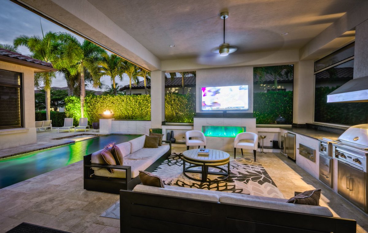 dantedisabato's tweet photo. Are you ready to start a new chapter in your life and relocate to Naples? Let me help you find a luxurious space that fits your needs—visit my website today to see how I can help you. https://t.co/QoAtGO9Zba https://t.co/fsF2WdWdG0