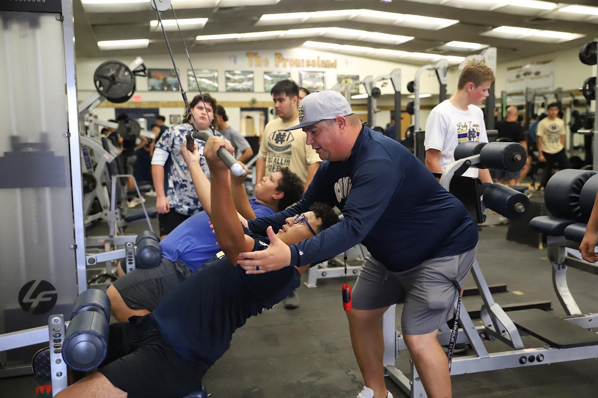 Edinburgcisd's tweet photo. No days off πͺπ
Strength & conditioning is in full swing for our Edinburg North High School football team! #EdinburgCISD #ECISD https://t.co/goEqwBOXAF