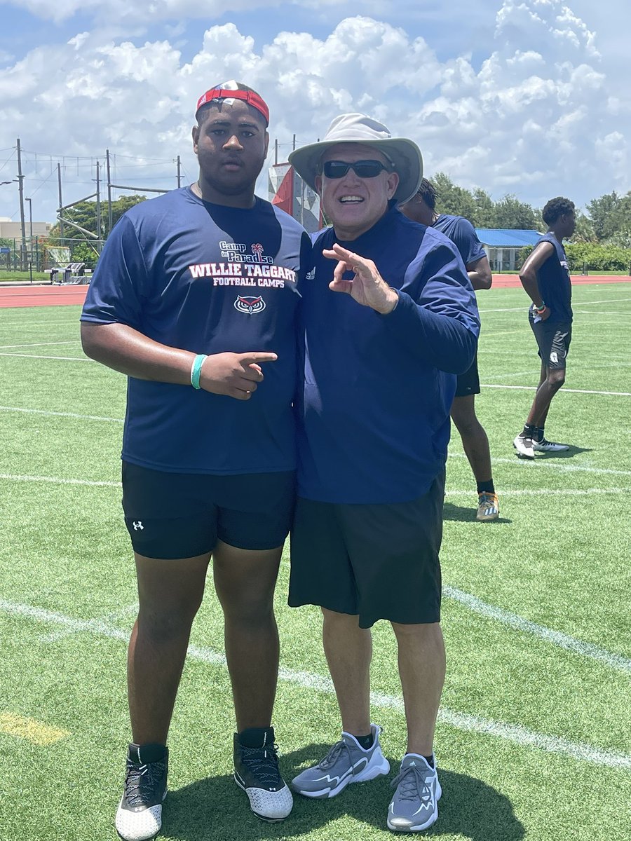 Had a great time at fau big man camp won top olineman!! Thank you @CoachTronFAU and <a href="/4Warinner/">Ed Warinner</a> for inviting me!! @CoachMike_AC @AC_StingraysFB
