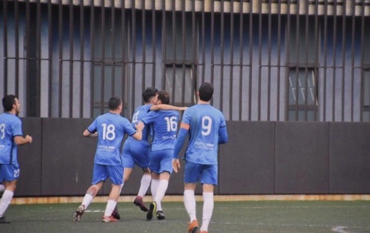 antonioruizs15's tweet photo. Dos años de crecimiento y aprendizaje, y sobretodo y lo más importante de disfrutar de jugar a fútbol y disfrutar de las personas a las cuáles me he rodeado. Gracias por estos dos años al Génova y a las personas con las que he estado.💙 https://t.co/vJ398Q2NkP