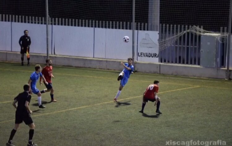antonioruizs15's tweet photo. Dos años de crecimiento y aprendizaje, y sobretodo y lo más importante de disfrutar de jugar a fútbol y disfrutar de las personas a las cuáles me he rodeado. Gracias por estos dos años al Génova y a las personas con las que he estado.💙 https://t.co/vJ398Q2NkP