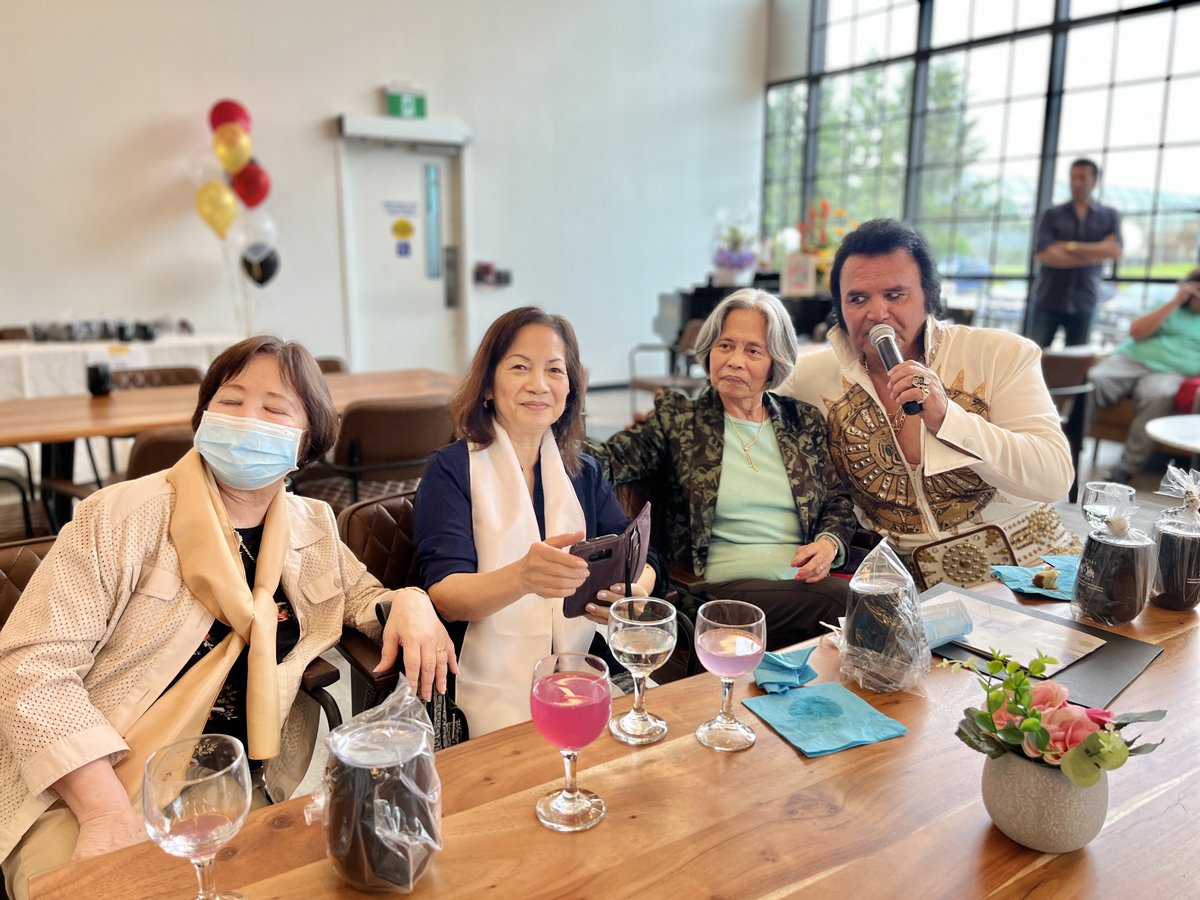 MemoryAndCo's tweet photo. Memory &amp; Company | Oakville Club is officially open!🍾🎉

We want to thank @TownofOakville's @CouncillorAdam, Councillor @DrNataliaL, &amp; Honourary Mayor @Hazel_McCallion for attending our Grand Opening &amp; Ribbon Cutting ceremony! ✂️

50%⬆️ in private #MemoryCare beds for #Oakville. https://t.co/iodCZkBtra