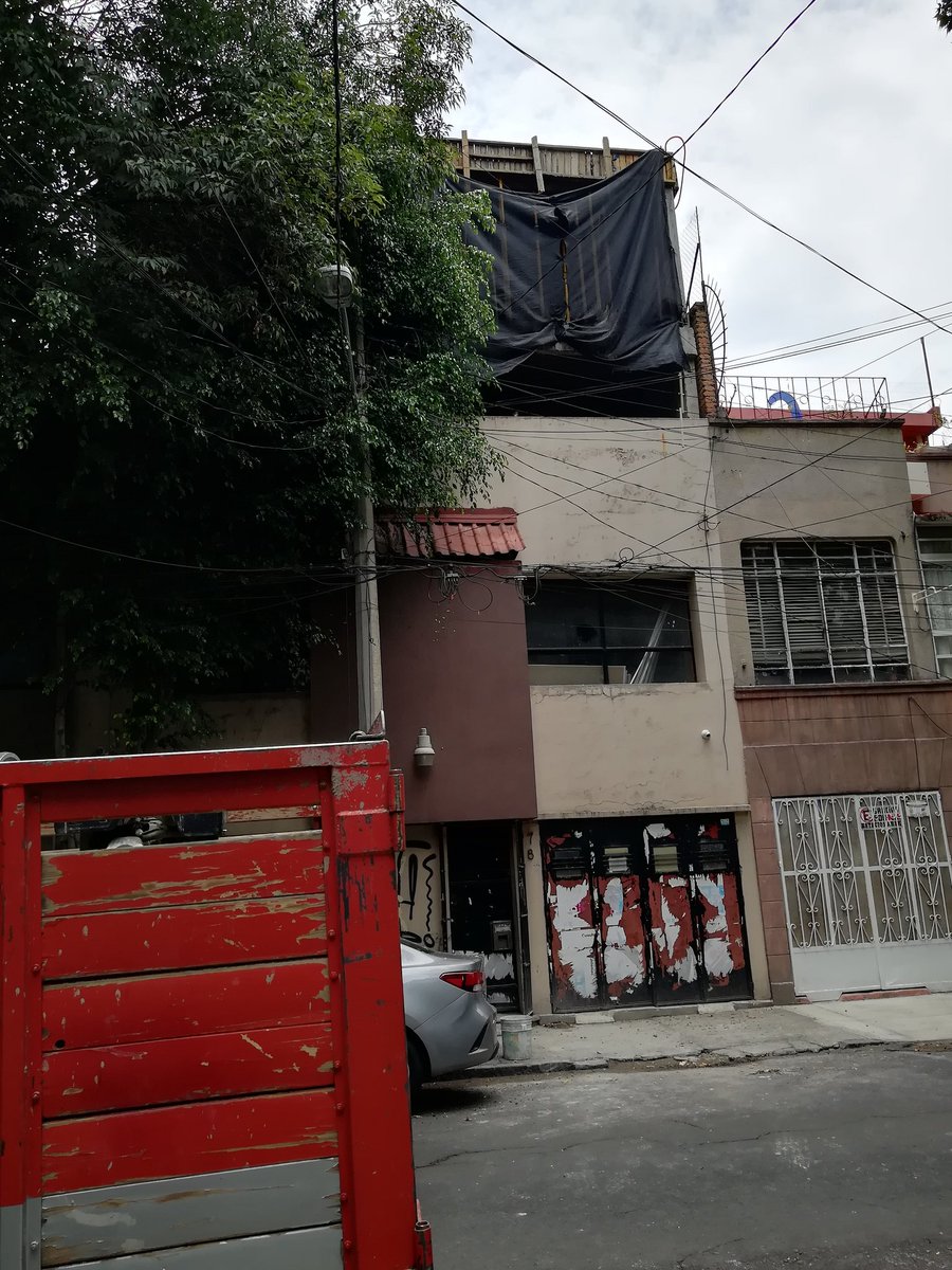 _moxtro's tweet photo. Sin duda la industria de la construcción es importantísima para el bien de nuestra alcaldía, ¿Pero se permiten obras sin licencia y violando el uso de suelo?
Alcaldesa @SandraCuevas_  @AlcCuauhtemocMx ¿Podrían revisar ésto?
Jojutla 78, Condesa.
CC. @AnaJVillagran @Lucilatrece https://t.co/YjYvIvkzI4