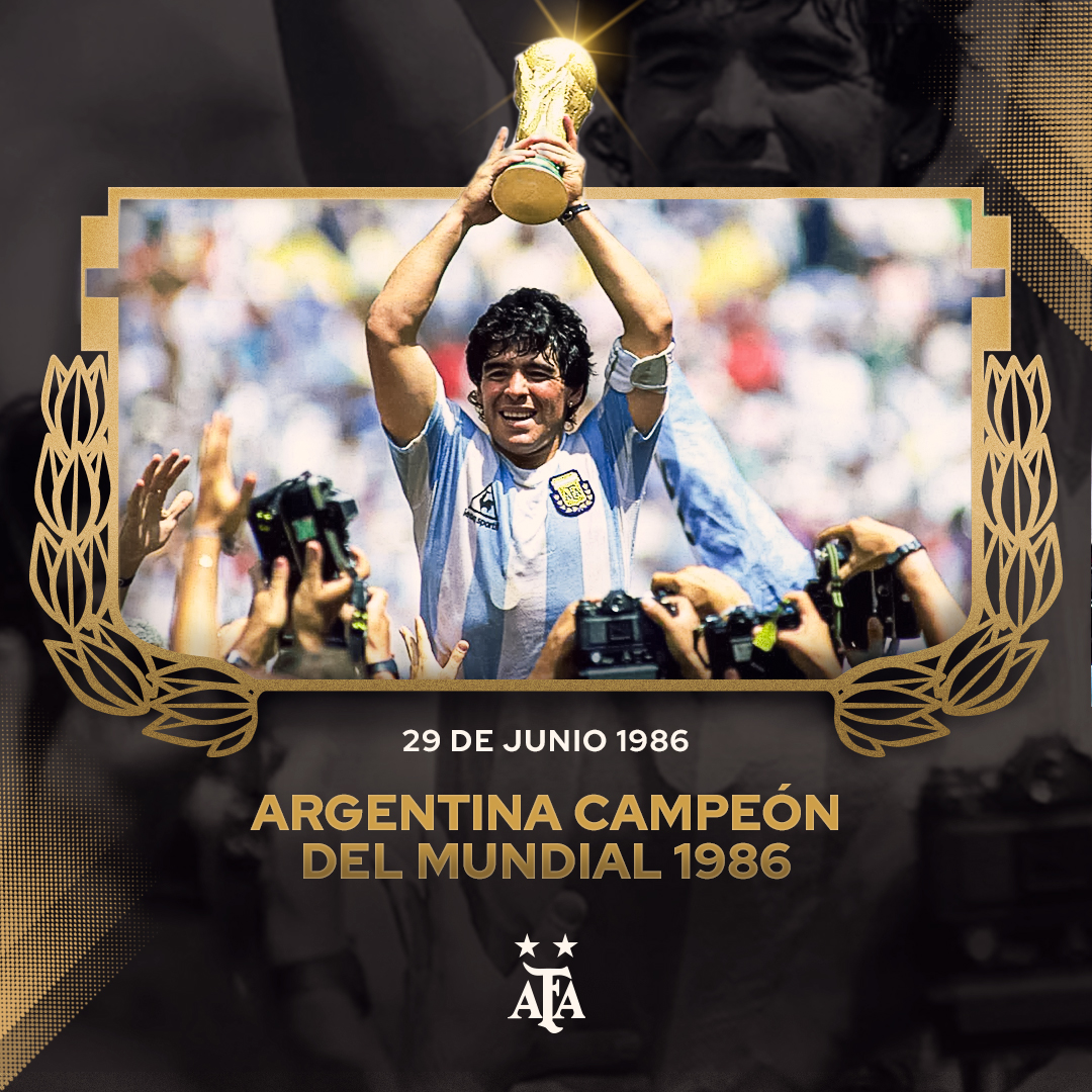 Argentina's tweet photo. #Efemérides A 3⃣6⃣ años de la gloria en México⭐️🇲🇽

Un día como hoy, pero en 1986, @Argentina 🇦🇷 ganó su segundo Mundial de la mano de Diego 🏆🔟. https://t.co/9sBCiyD4Nw