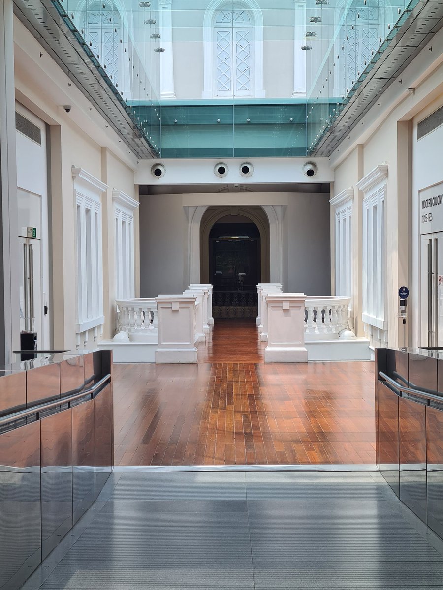 yourlocalcello's tweet photo. Nothing much to say, I just wanted to see the contrast between day and night (the angle I took it from makes the hallway look so short omg) https://t.co/9e7Mrlqt65